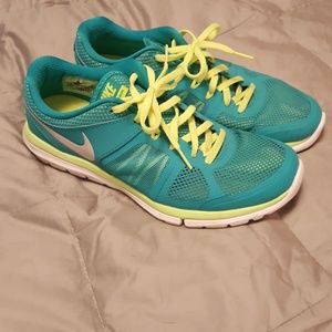 Teal Green Nike fitsole 2014 run sneaker size 9